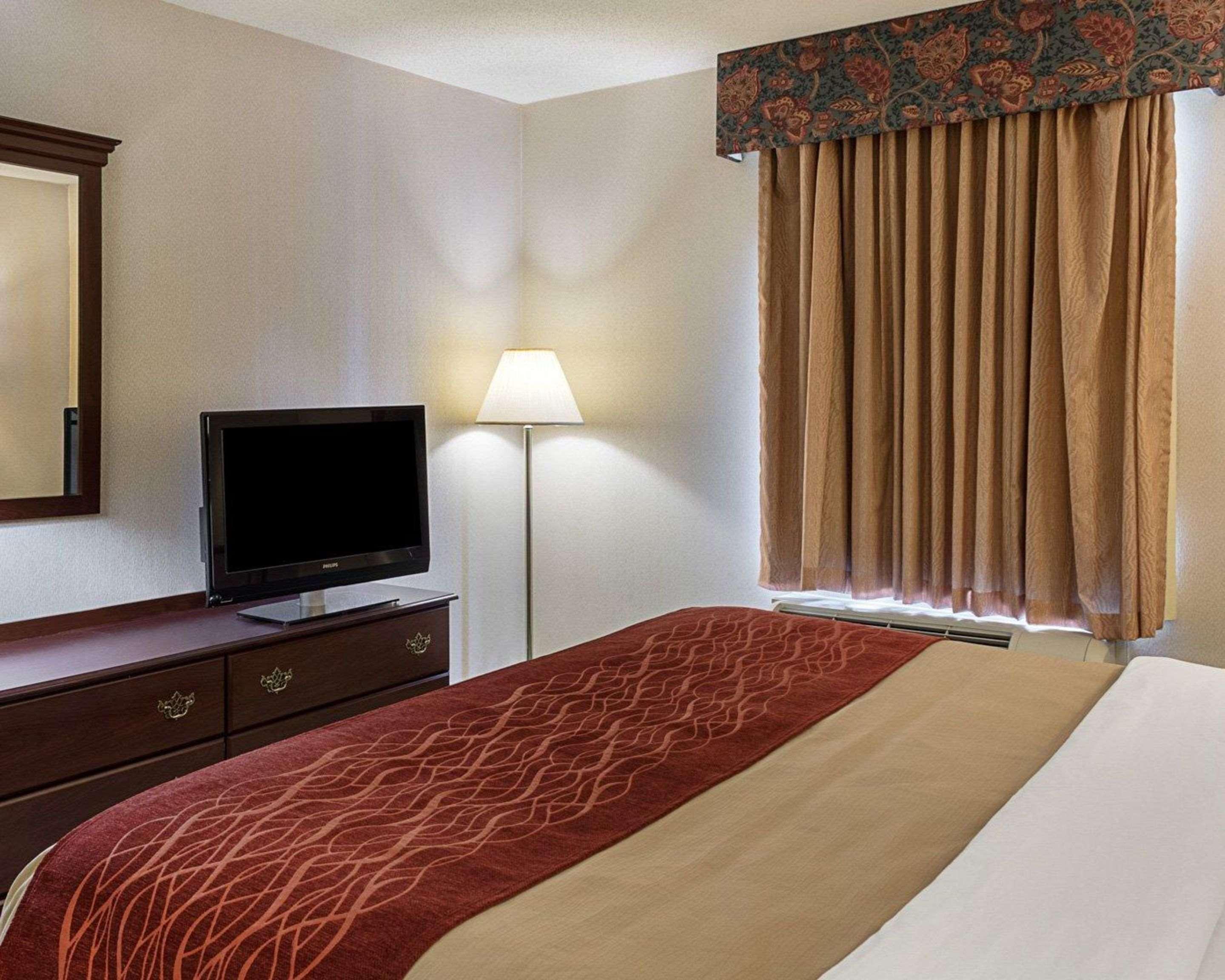 Holiday Inn Express - Gloucester By Ihg Экстерьер фото