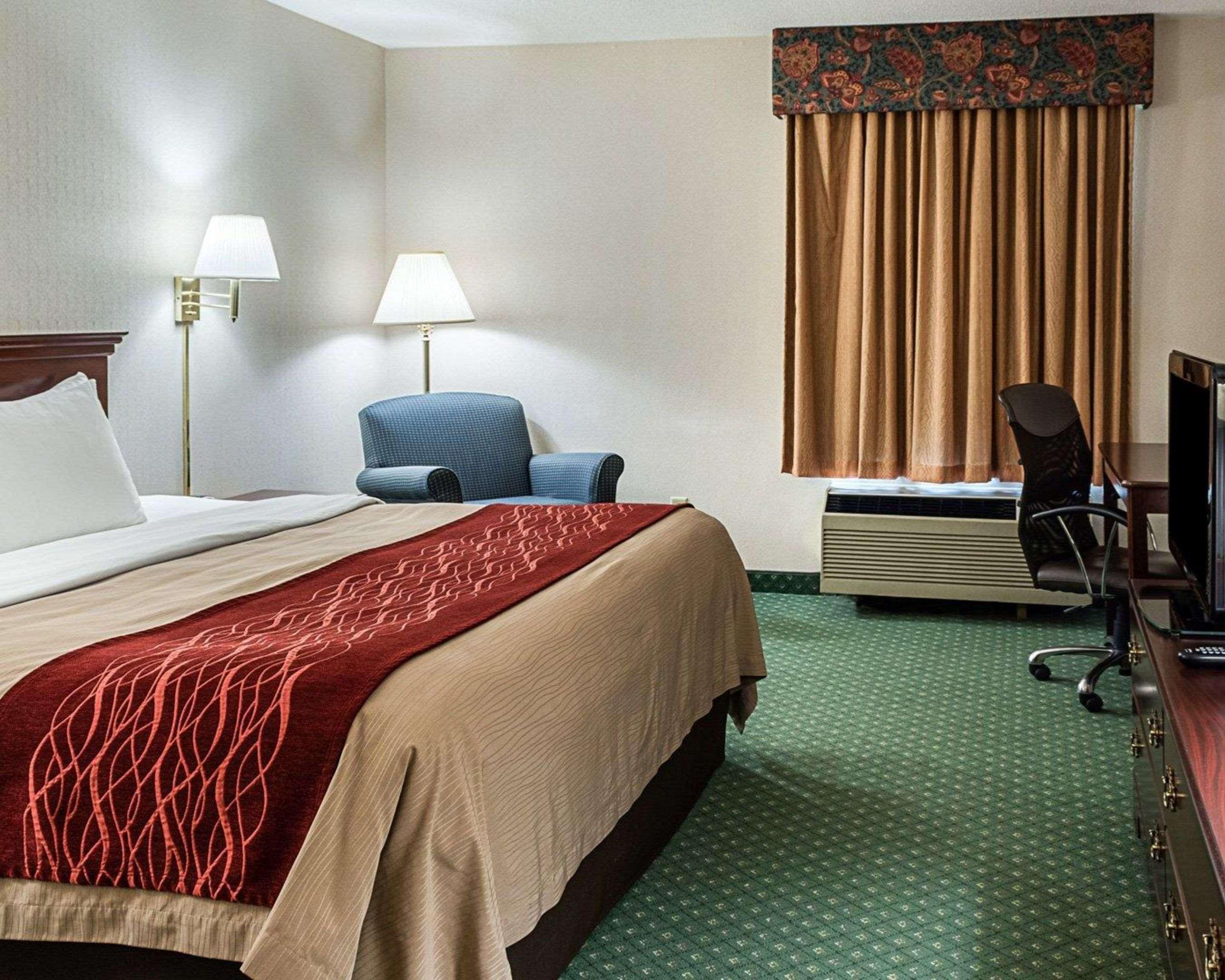 Holiday Inn Express - Gloucester By Ihg Экстерьер фото